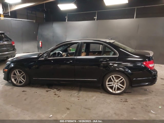Продажа на аукционе авто 2012 Mercedes-benz C-class C 300, vin: WDDGF8BB6CA684440, номер лота: 37859474