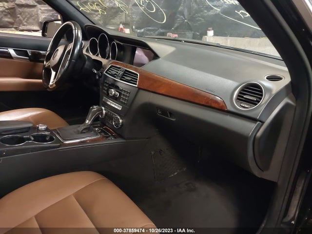 Продажа на аукционе авто 2012 Mercedes-benz C-class C 300, vin: WDDGF8BB6CA684440, номер лота: 37859474