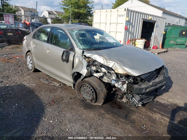 2014 VOLKSWAGEN JETTA 2.0L S VIN: 3VW2K7AJ1EM255244