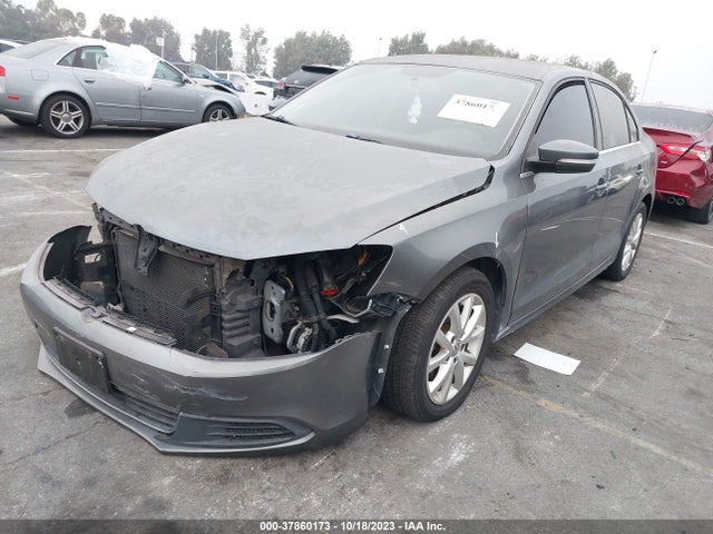 3VWD17AJ0EM327031 Volkswagen Jetta Sedan Se W/connectivity