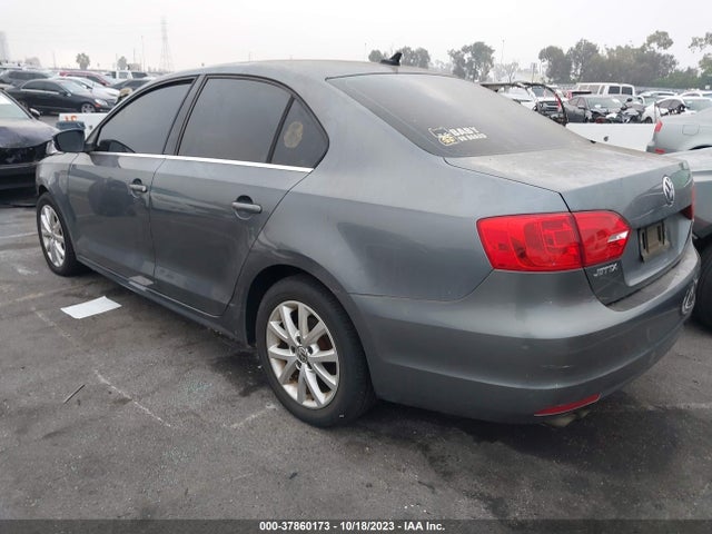 3VWD17AJ0EM327031 Volkswagen Jetta Sedan Se W/connectivity