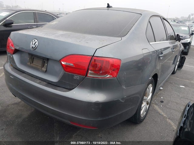 3VWD17AJ0EM327031 Volkswagen Jetta Sedan Se W/connectivity