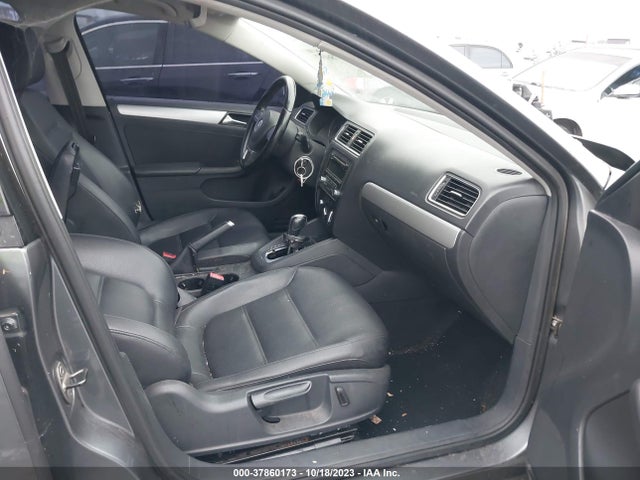 3VWD17AJ0EM327031 Volkswagen Jetta Sedan Se W/connectivity
