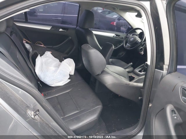 3VWD17AJ0EM327031 Volkswagen Jetta Sedan Se W/connectivity