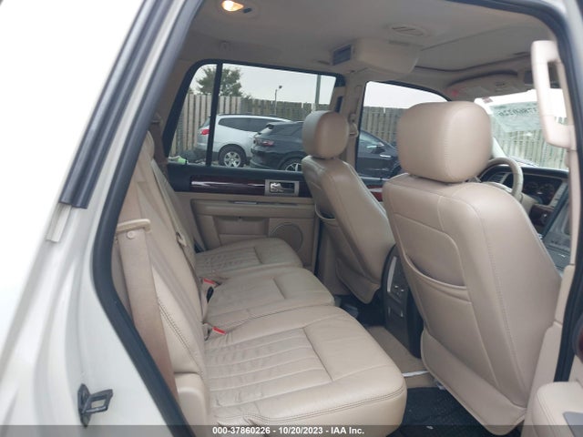 2005 LINCOLN NAVIGATOR LUXURY/ULTIMATE VIN: 5LMFU28525LJ17684