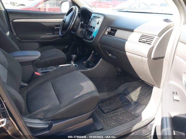 JA4AD3A32EZ014238 Mitsubishi Outlander Se