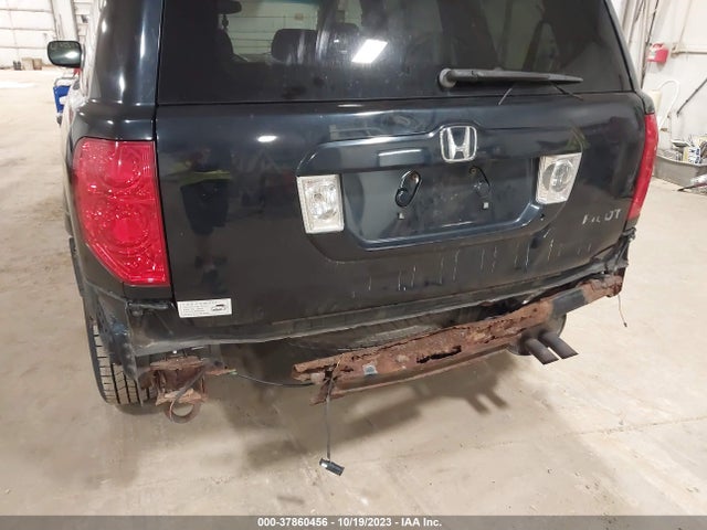 2004 HONDA PILOT EX VIN: 2HKYF18714H547490