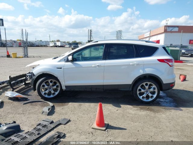 1FMCU0JX9EUC81644 Ford Escape Titanium