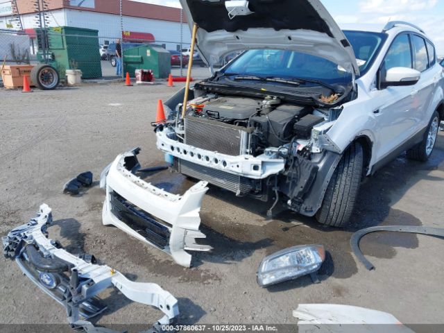 1FMCU0JX9EUC81644 Ford Escape Titanium