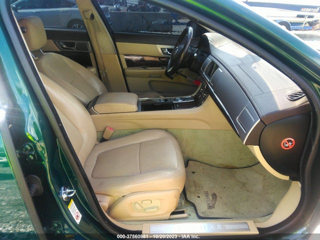 2010 JAGUAR XF SAJWA0GB9ALR49238 Photo 4