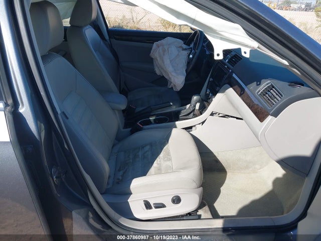 1VWCN7A31EC027081 Volkswagen Passat Tdi Sel Premium