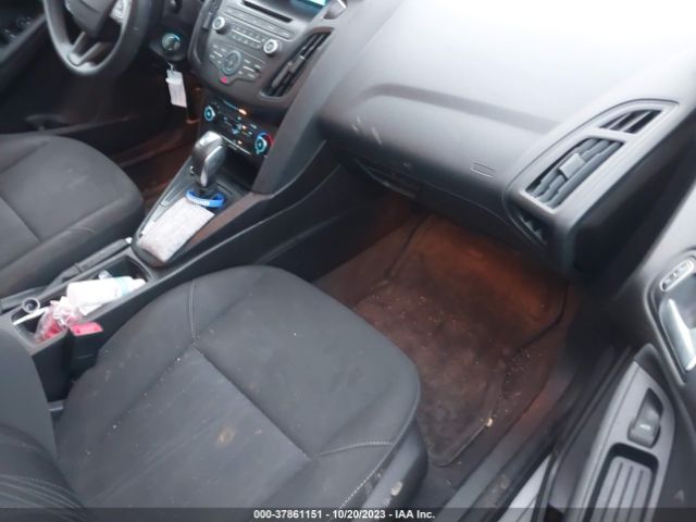 1FADP3F27GL255279 Ford FOCUS SE