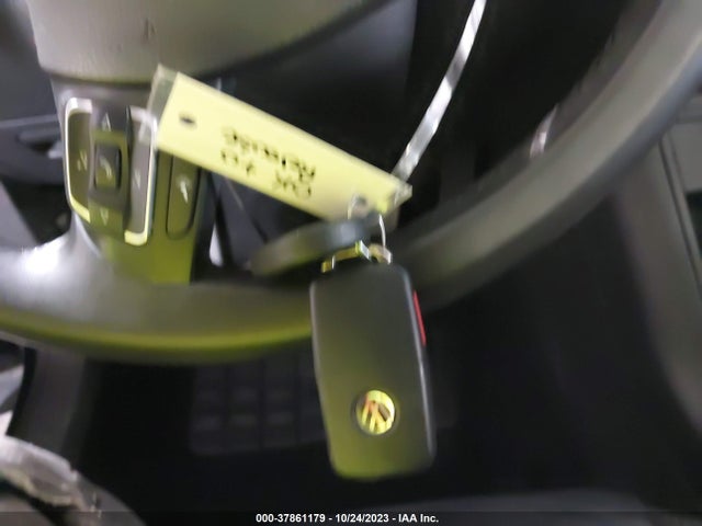 WVGUV7AX2HK022648 Volkswagen Tiguan Sport