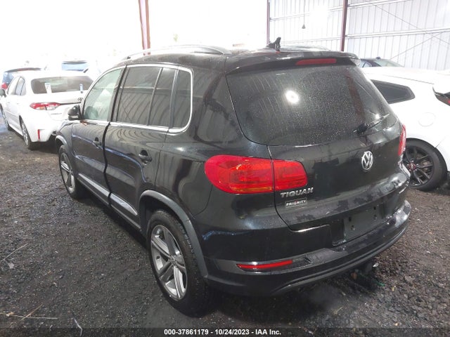 WVGUV7AX2HK022648 Volkswagen Tiguan Sport