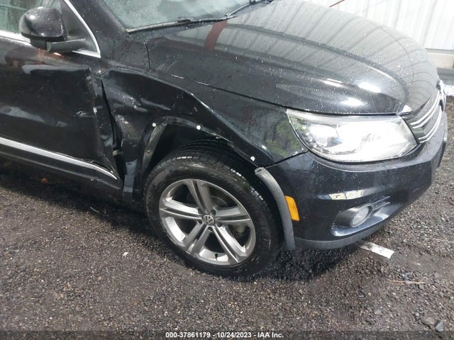 WVGUV7AX2HK022648 Volkswagen Tiguan Sport