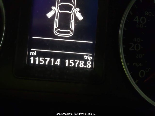 WVGUV7AX2HK022648 Volkswagen Tiguan Sport