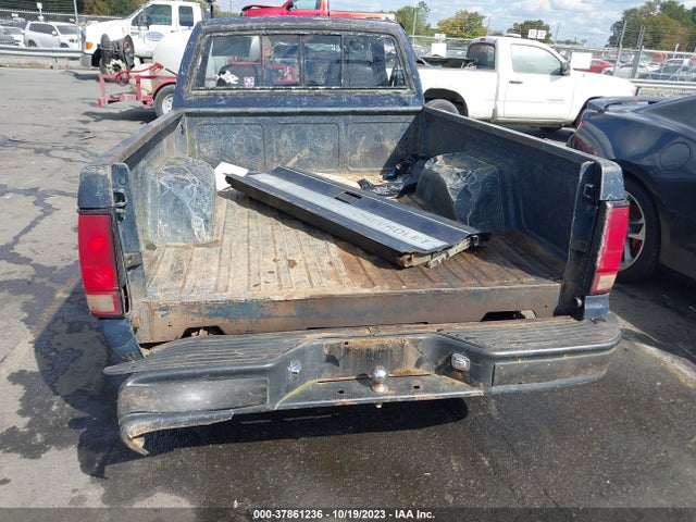 1982 CHEVROLET S TRUCK S10 VIN: 1GCBS14B9C2126323