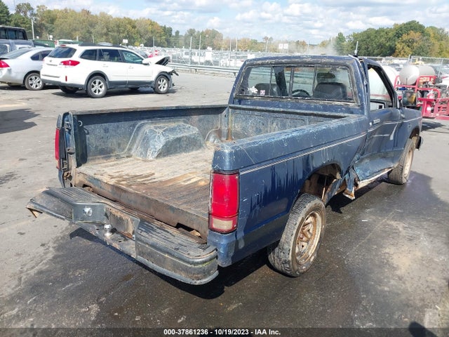 1982 CHEVROLET S TRUCK S10 VIN: 1GCBS14B9C2126323