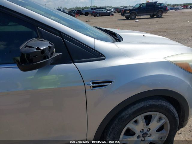 1FMCU0GX2EUC45012 Ford ESCAPE SE