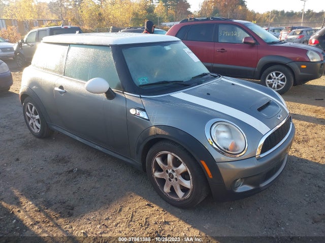2010 MINI COOPER HARDTOP WMWMF7C51ATZ73997 Photo 0