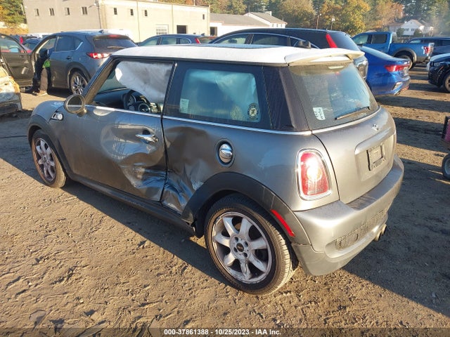 2010 MINI COOPER HARDTOP WMWMF7C51ATZ73997 Photo 2