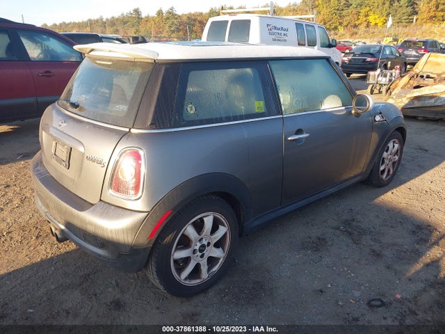 2010 MINI COOPER HARDTOP WMWMF7C51ATZ73997 Photo 3
