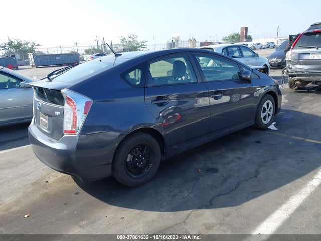 Toyota Prius Four 2015 JTDKN3DU8F0461528 Image 4