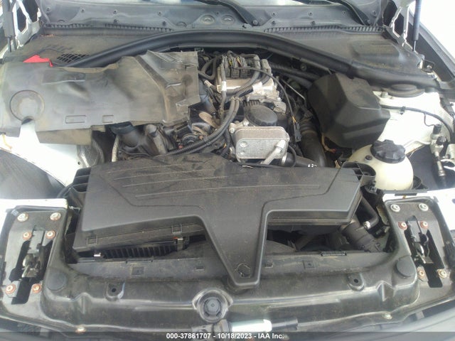 BMW 3 Series 320i Xdrive 2014 WBA3C3C59EF986594 Image 10
