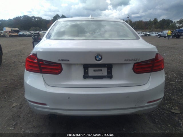 BMW 3 Series 320i Xdrive 2014 WBA3C3C59EF986594 Image 16