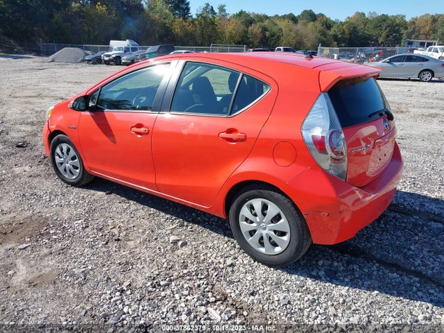 2013 TOYOTA PRIUS C JTDKDTB38D1042499 Photo 2