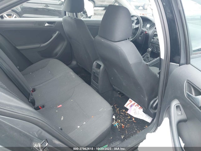 3VW1K7AJXEM369691 Volkswagen Jetta Sedan S