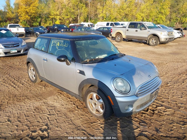 2007 MINI COOPER HARDTOP WMWMF33567TT51557 Photo 0