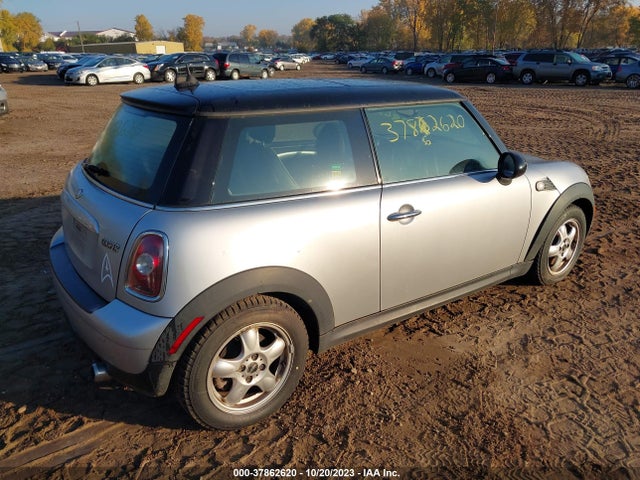 2007 MINI COOPER HARDTOP WMWMF33567TT51557 Photo 3