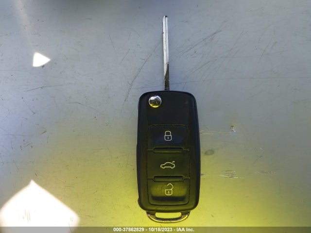3VWD17AJ7EM421410 Volkswagen Jetta Sedan Se