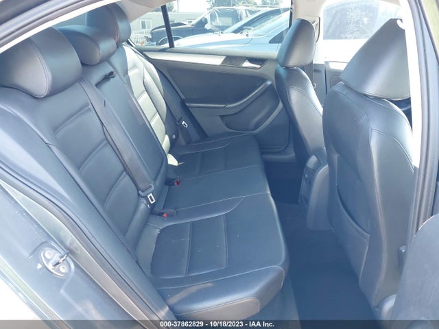 3VWD17AJ7EM421410 Volkswagen Jetta Sedan Se