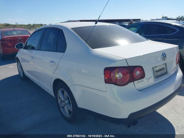 2009 VOLKSWAGEN JETTA SEDAN 3VWJM71K49M132610 Photo 2