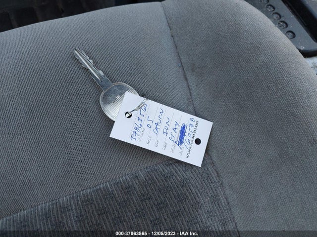 2005 SATURN ION ION 3 VIN: 1G8AL52F05Z160578