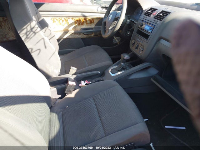 37863709 :رقم المزاد ، WVWBR71KX7W077683 vin ، 2007 Volkswagen Rabbit مزاد بيع