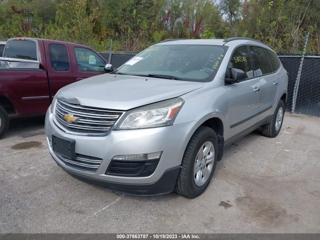 Chevrolet Traverse Ls 2015 1GNKRFKD8FJ197690 Image 2