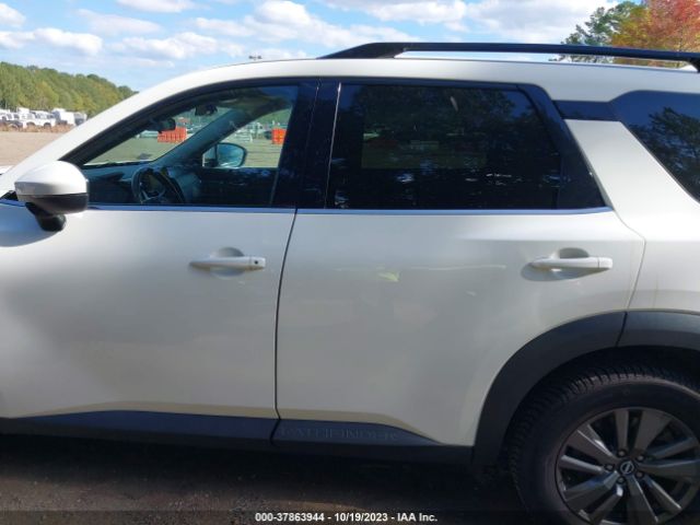 5N1DR3BC8NC223808 Nissan Pathfinder Sv