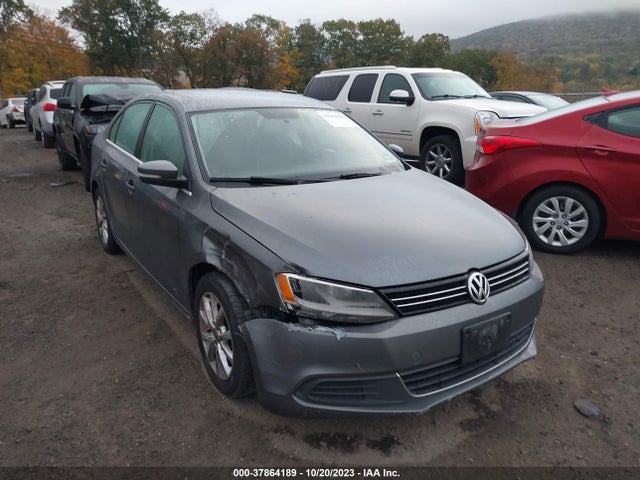 3VWD17AJ4EM279145 Volkswagen Jetta Sedan Se W/connectivity