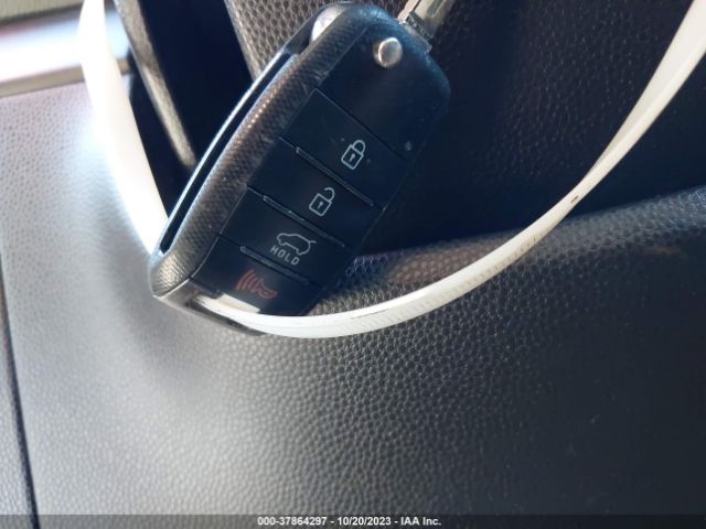 KNDJN2A23E7021568 KIA Soul Base