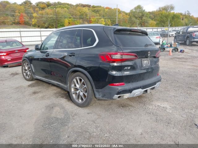 2020 BMW X5 5UXCR6C0XL9D03970 Photo 2