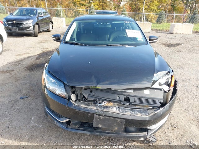 1VWBT7A34EC041011 Volkswagen Passat Se W/sunroof