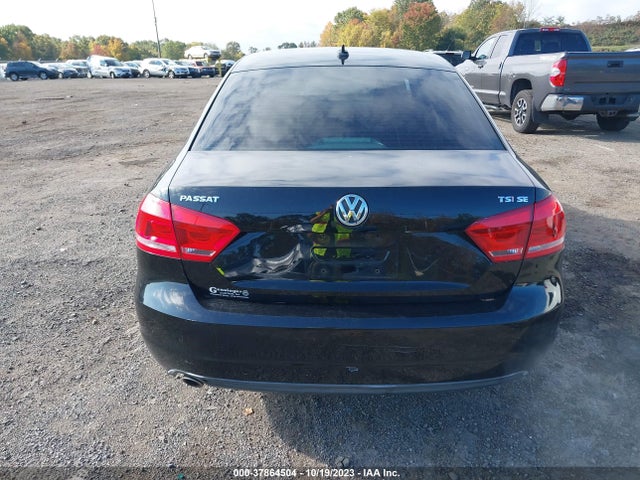 1VWBT7A34EC041011 Volkswagen Passat Se W/sunroof
