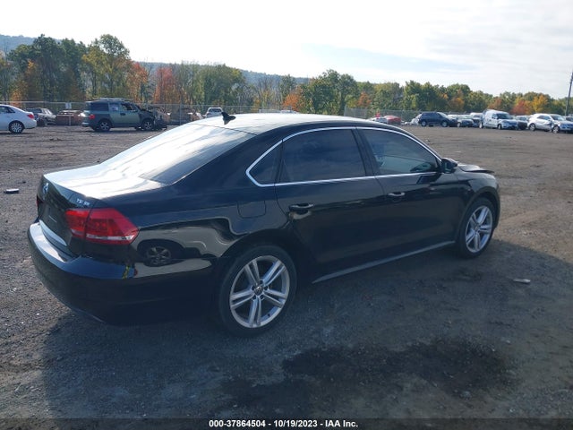 1VWBT7A34EC041011 Volkswagen Passat Se W/sunroof