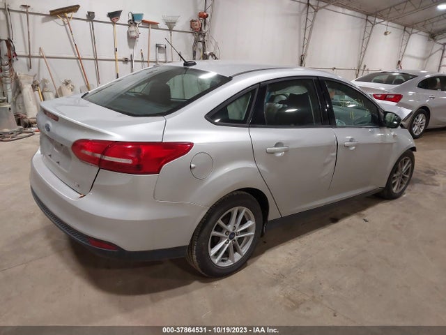 Ford FOCUS SE 2018 1FADP3F2XJL298506 Image 4