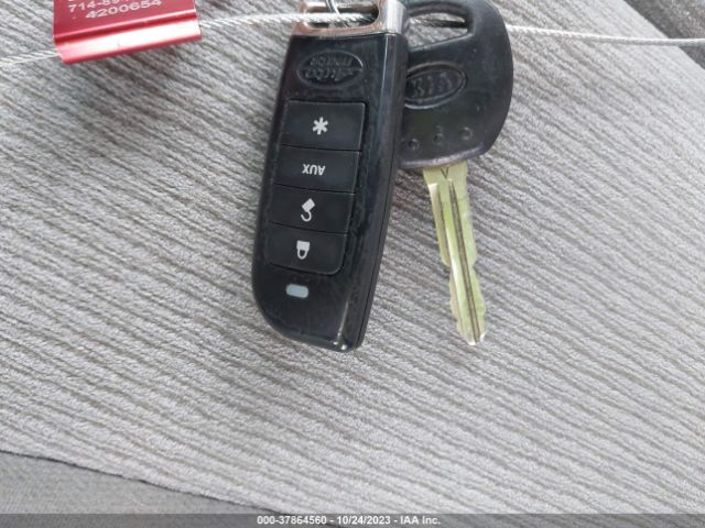 KNDMG4C70E6538912 KIA SEDONA LX