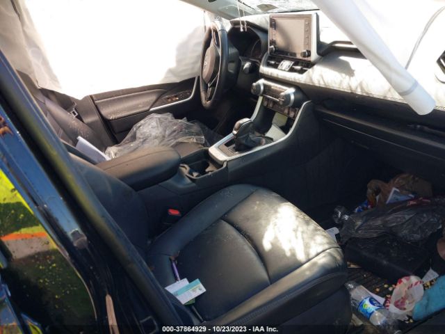 2T3A1RFV8MW168513 Toyota Rav4 Xle Premium