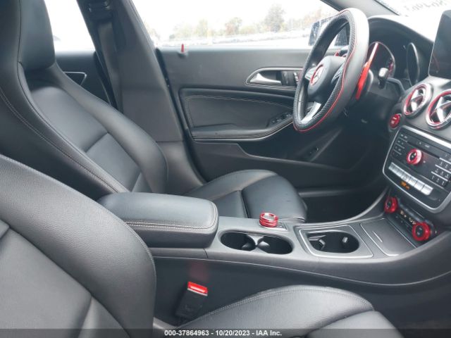 WDDSJ4EB0KN712303 Mercedes-Benz CLA 250